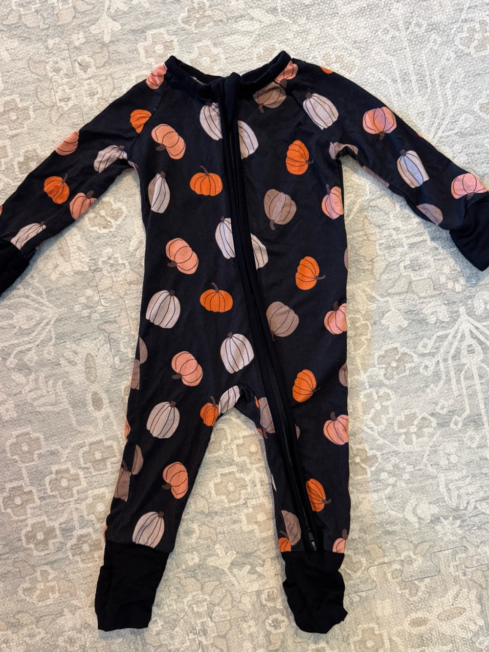 Dreamlet Pumpkin Convertible Onesie 🎃🍂 Size 0–3 months